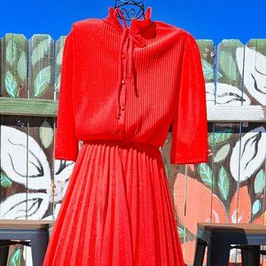 Vintage A-line Dress with Pleats!
